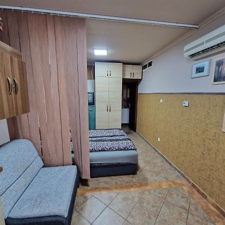 Splendor Apartman Debreţin Exterior foto