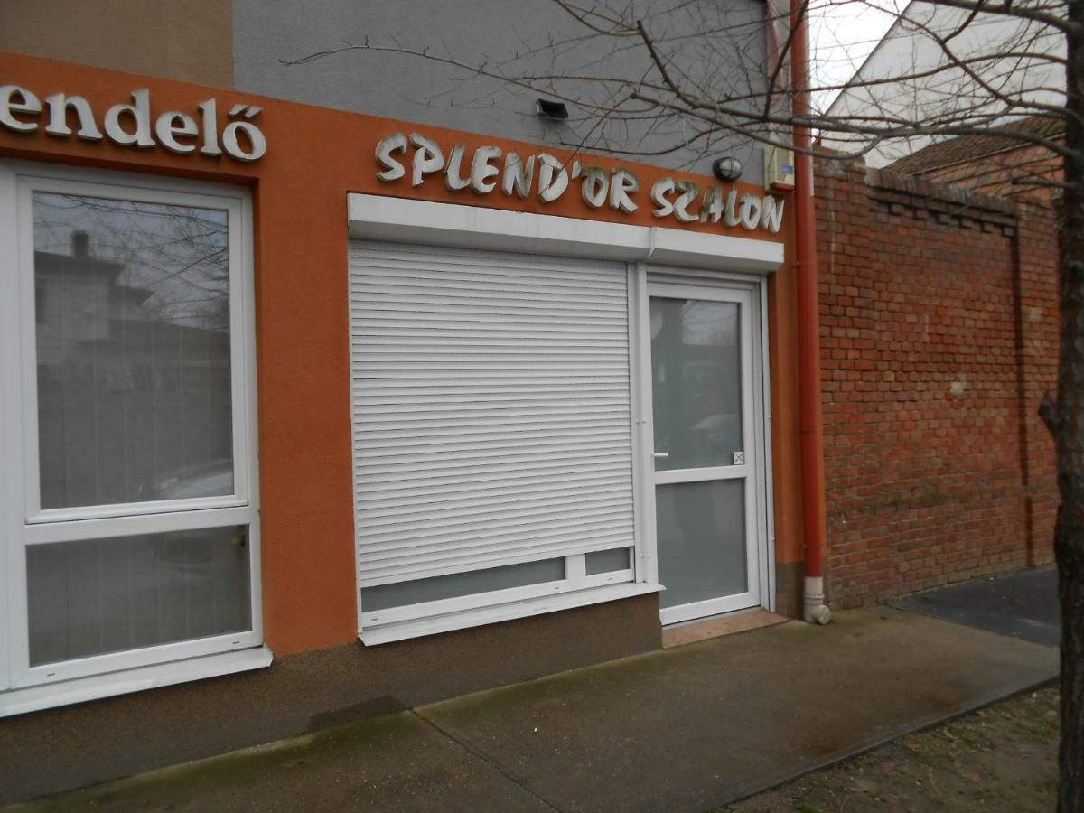 Splendor Apartman Debreţin Exterior foto