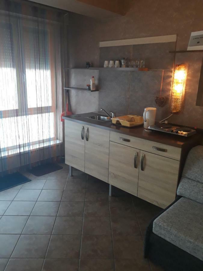 Splendor Apartman Debreţin Exterior foto